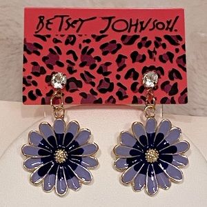 NWT Betsey Johnson purple daisy drop earrings